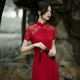 Chinesisches Hochzeitskleid, traditionelles chinesisches Kleid, besticktes Cheongsam, Brautkleid, Teezeremonie, Mandarinkragen