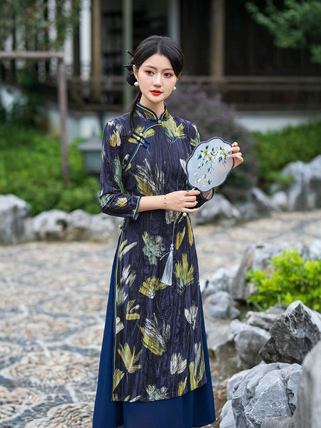 Modern Chinese dress, navy blue Ao Dai, flower pattern Modern Chinese dress, navy blue Ao Dai, flower pattern