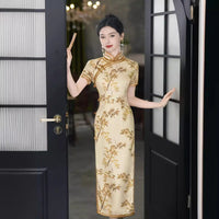 Robe traditionnelle chinoise, China Cheongsam, ramie qipao, Qipao d'été de couleur claire, imprimés fleuris, manches courtes, col mandarin