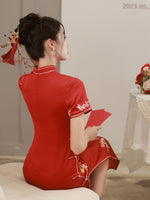 traditionelles chinesisches Kleid, chinesisches Cheongsam, Spitzen-Qipao, Hochzeits-Qipao, Hochzeitskleid, Brautkleid, Teezeremonie, Mandarinkragen