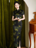 Traditionelles chinesisches Kleid, langes Cheongsam, Seiden-Qipao, Abendkleid, Ballkleid, schwarze Blumenfarbe, kurze Ärmel, Stehkragen