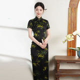 Traditionelles chinesisches Kleid, langes Cheongsam, Seiden-Qipao, Abendkleid, Ballkleid, schwarze Blumenfarbe, kurze Ärmel, Stehkragen