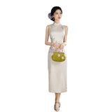 Chinese wedding dress, embroidered Cheongsam, light color sleeveless dress
