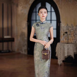 Traditionelles chinesisches Kleid, chinesisches Cheongsam, Ramie-Qipao, helles Sommer-Qipao, Blumendrucke, kurze Ärmel, Stehkragen