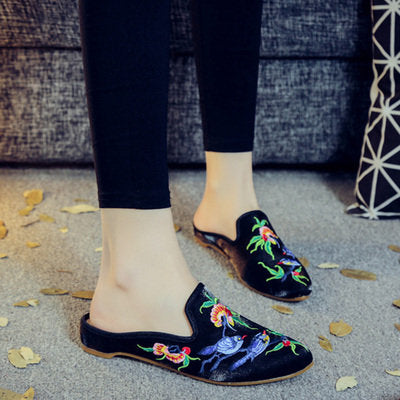 Chinese Embroidery slipper, Women's Slip-on, Embroidered Mule, Low heel, Flowers and Birds Patterns