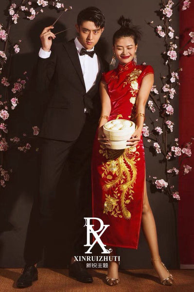 Chinesisches Hochzeitskleid, traditionelles chinesisches Kleid, besticktes Cheongsam, Brautkleid, Teezeremonie, Mandarinkragen