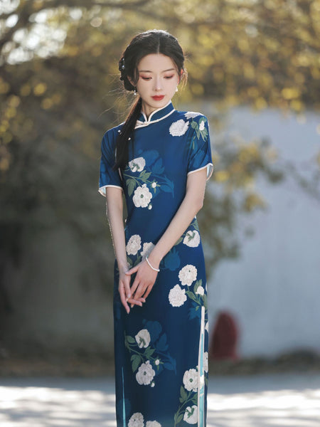 Modernes chinesisches Kleid, chinesisches Qipao, dunkelblaues Qipao, Sommerkleid, Blumenmuster, kurze Ärmel, Mandarinkragen